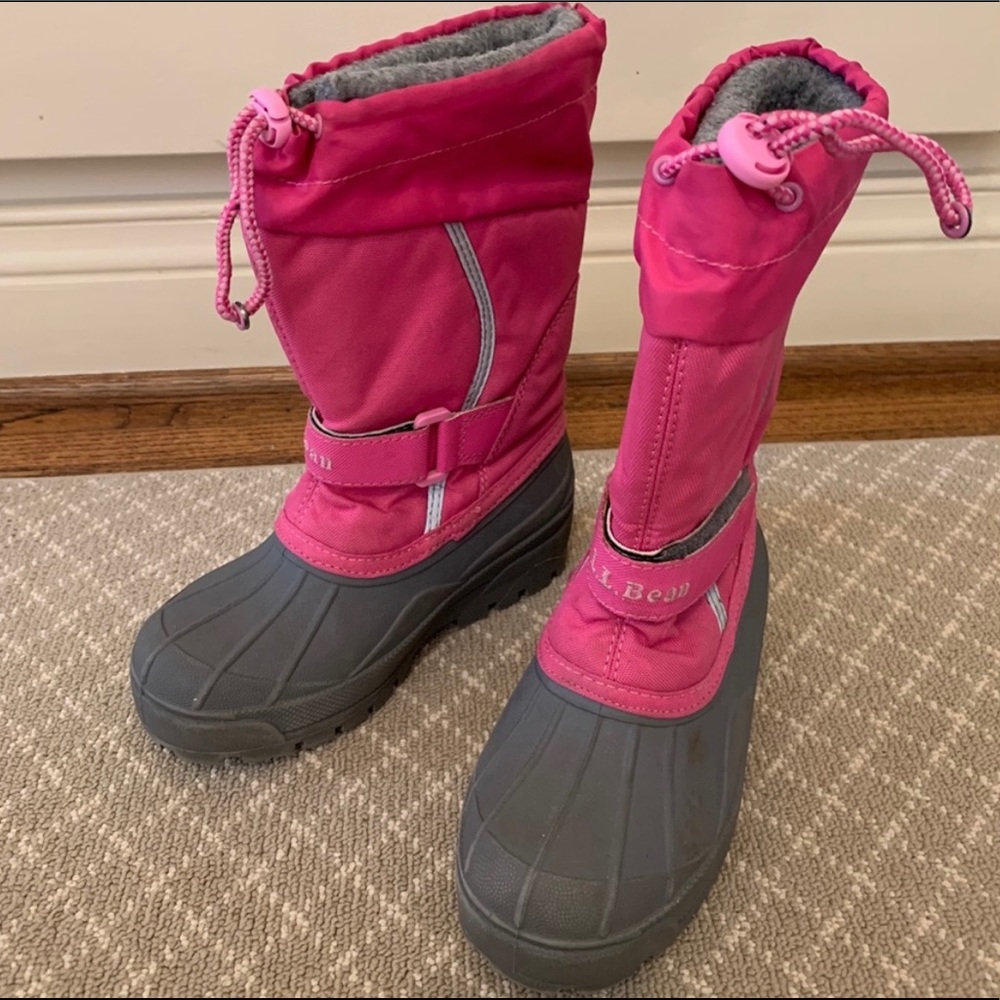 L.L Bean pink northwoods snow boots. Is good shape.